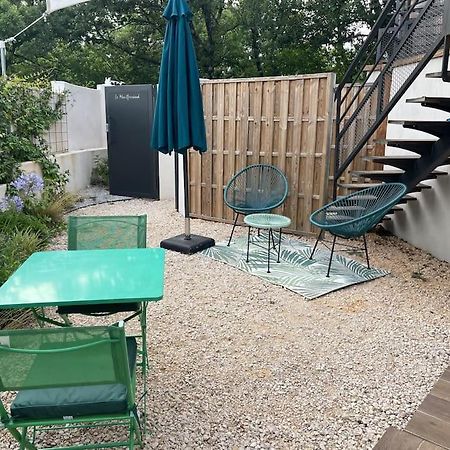 Bulle De Detente Avec Jacuzzi Saint-Martin-de-Londres ภายนอก รูปภาพ